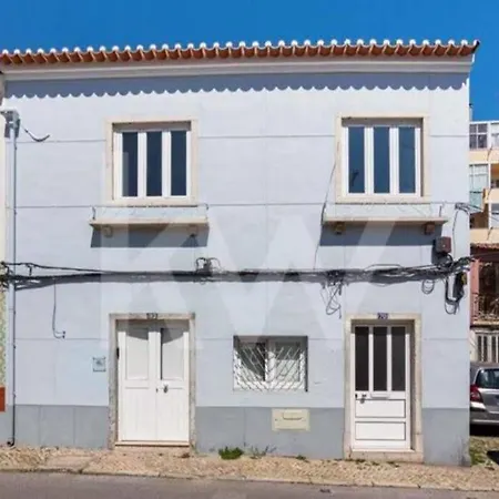 Blue Vintage House * セトゥーバル